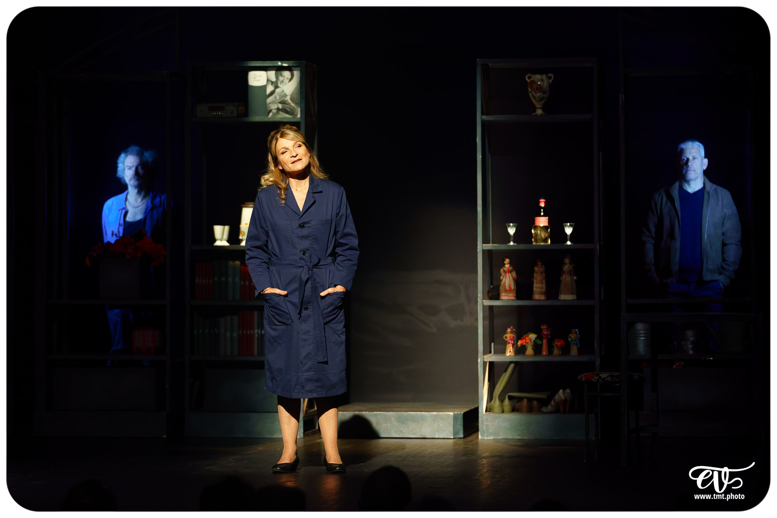 CHANGER L'EAU DES FLEURS (MATRIOSHKA PRODUCTIONS)